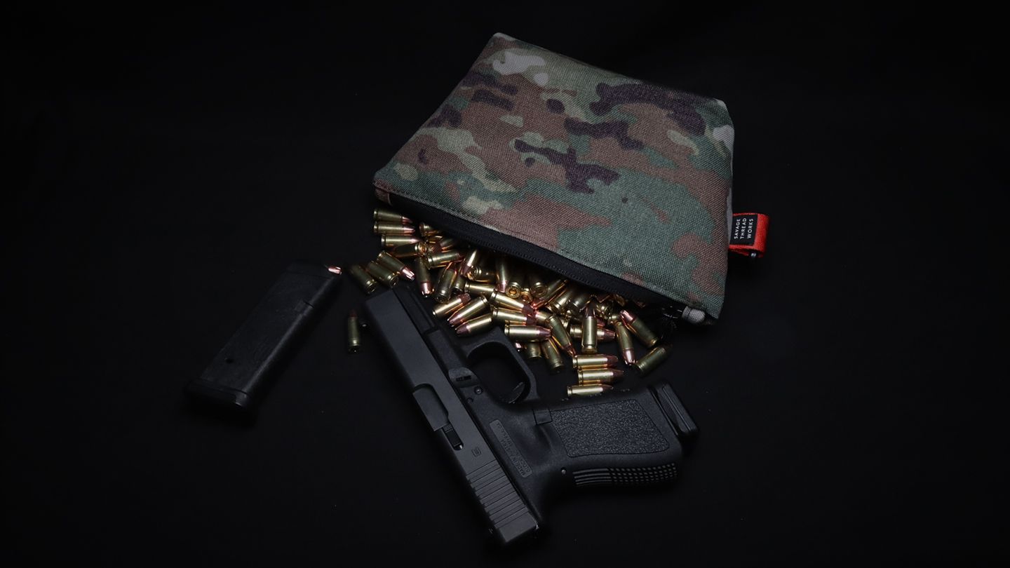 Aradia Pouch with 9mm & Glock 19